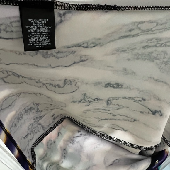 BOLD  new dress - Picture 9 of 12